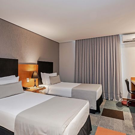 Hotel Slaviero Curitiba Batel Extérieur photo