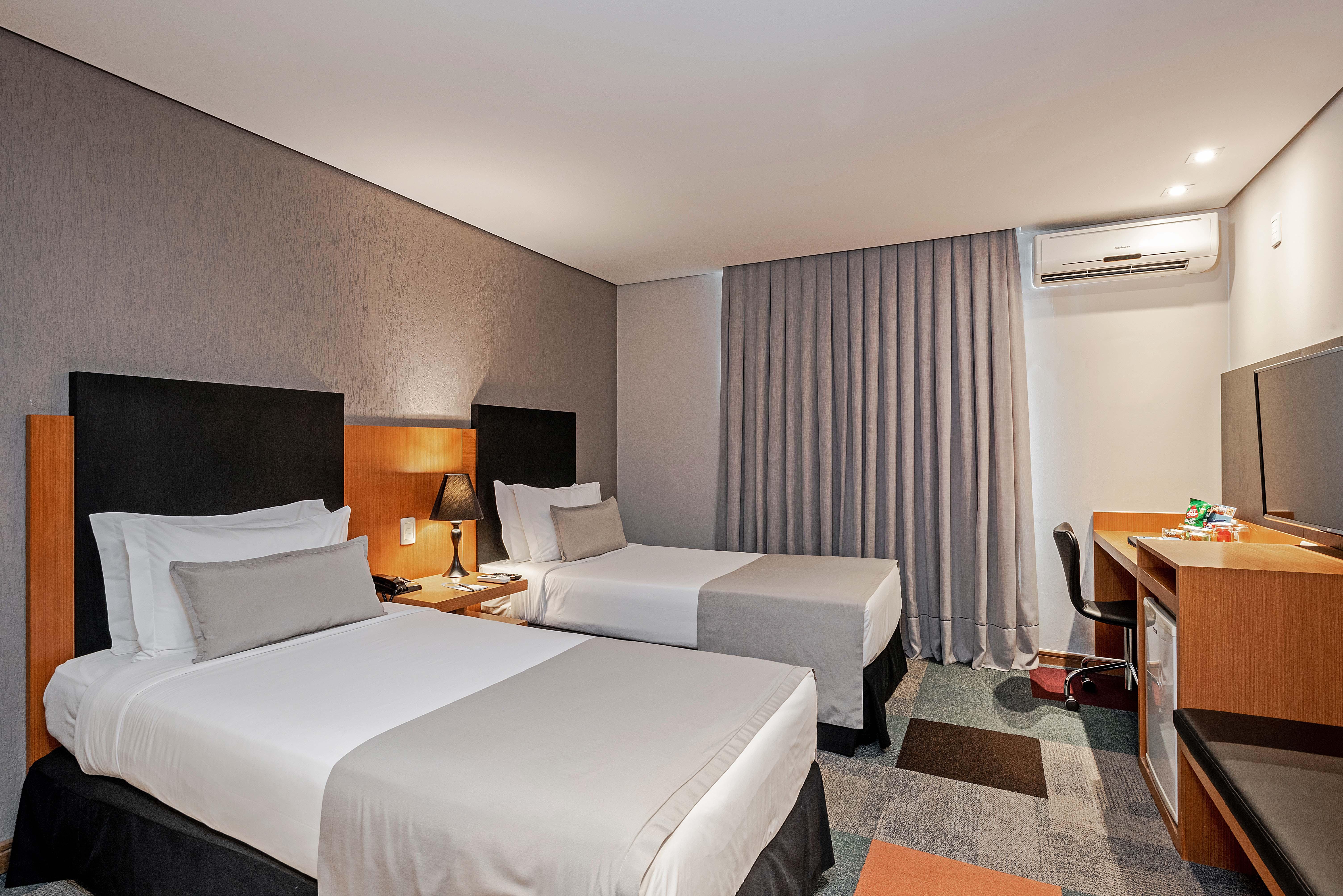 Hotel Slaviero Curitiba Batel Extérieur photo